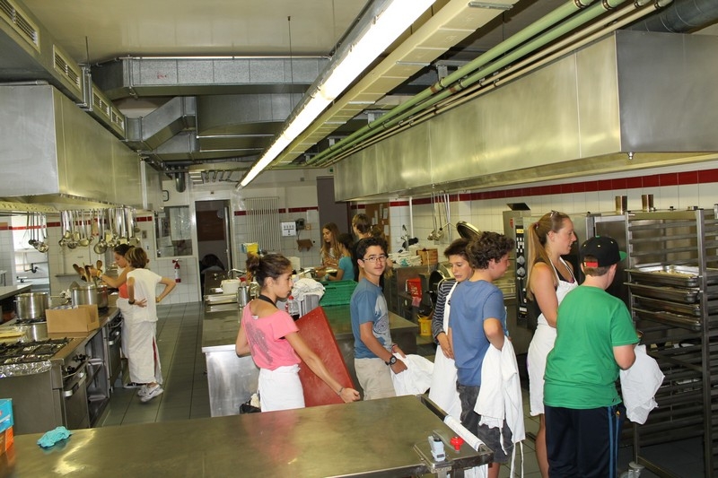 Village Camps International Summer Camp Leysin, Switzerland 2026-08-15 https://www.villagecamps.com/journals_admin/images/685-42-intlnightprep (38).jpg